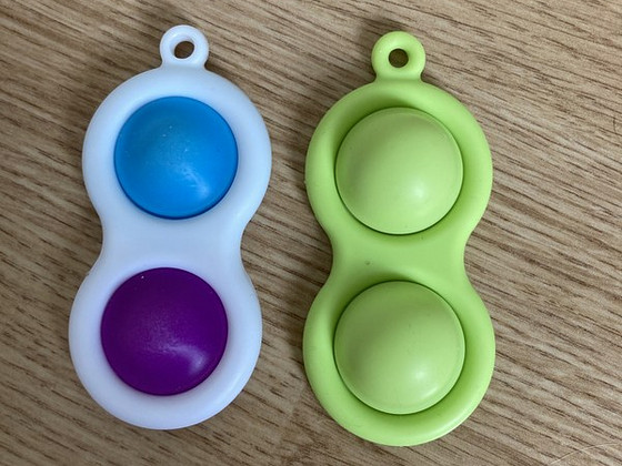 Simple dimple - fidget toy