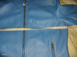 Куртка р. M- L (5 фото из 6)
