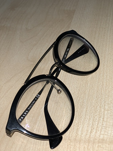 Prada prillid (2 foto / 3)