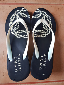 Tommy Hilfiger plätud nr 40 (1 foto / 3)