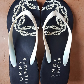 Шлёпки Tommy Hilfiger No. 40