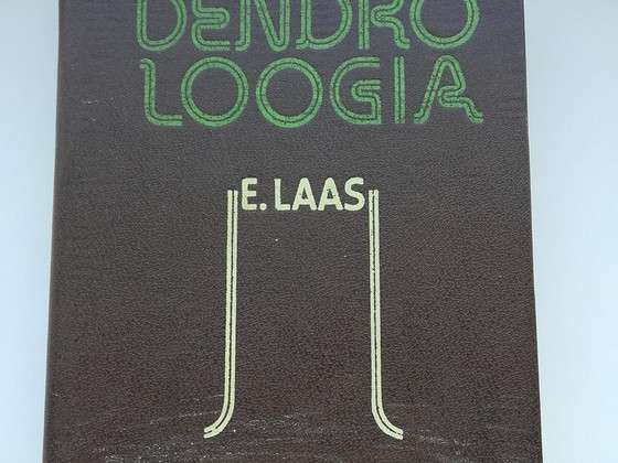 Книга Dendroloogia (1987 г.) на эстонском языке.