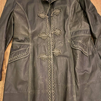 Кожаное пальто (винтажный стиль).