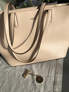Сумка dKNY (как новая) (2 фото из 5)