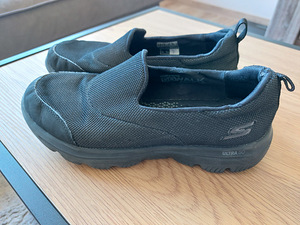 Müüa Skechers jalanõud 37 (2 foto / 2)
