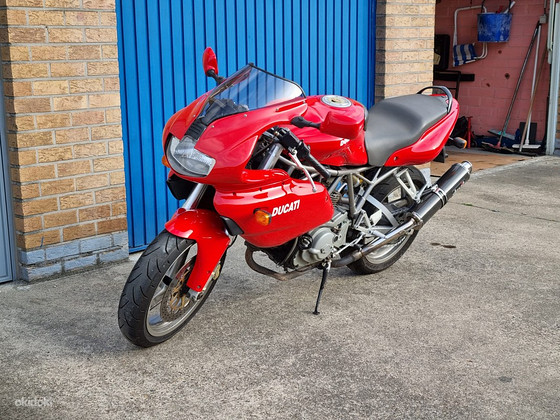 DUCATI 750 sport
