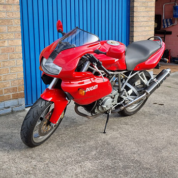 DUCATI 750 sport