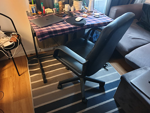 Study table and chair (3 foto / 3)