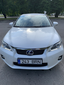 Lexus (1 фото из 6)