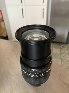 AF Nikkor 28-200 мм 1: 3,5-5,6 D (1 фото из 5)