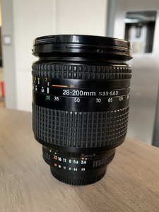 AF Nikkor 28-200 мм 1: 3,5-5,6 D (3 фото из 5)