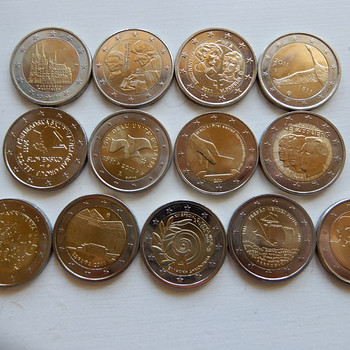 2 eurosed meenemündid