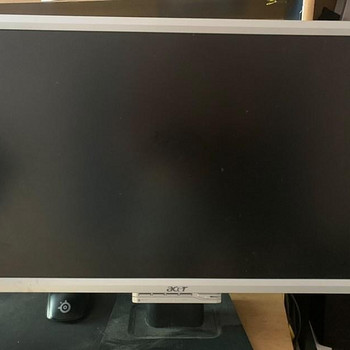 Müüa monitor 16,9 aakrit