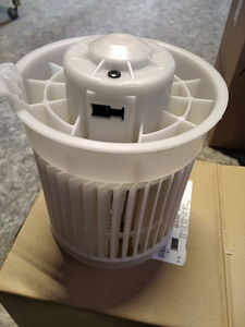 SALONGI VENTILAATOR 27226-4BG0B (1 foto / 2)