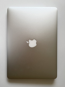 Apple MacBook Air (13 дюймов, 2017 г.) - Core i5-5350U / 8 ГБ / 128 ГБ S (2 фото из 3)