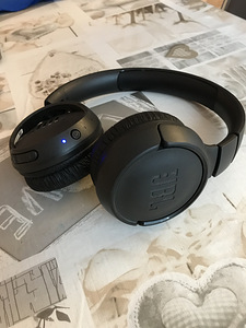 Наушники JBL wireless (3 фото из 4)