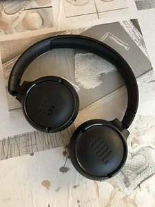 Наушники JBL wireless (4 фото из 4)