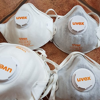 Респиратор UVEX Silv-Air c 2210 FFP2 с клапаном и уг.фильтро