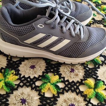 Adidas tossud.