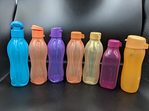 Бутылки Tupperware разных размеров! (4 фото из 5)