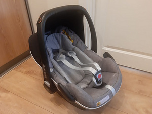 Maxi-Cosi Pebble Plus turvahäll + vihmakile (1 foto / 3)