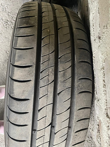 Valuveljed suverehvidega R15 Opel Zafira (4 foto / 5)