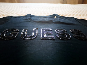 Uus originaal Guess T-särk (2 foto / 2)