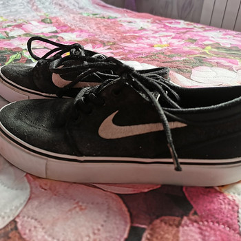 Nike, s. 36