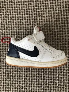 Кроссовки Nike (1 фото из 5)