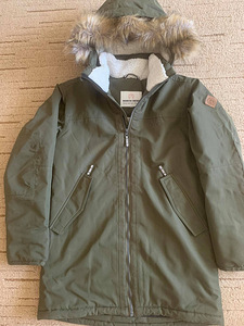 Продам зимнюю куртку (2 фото из 3)
