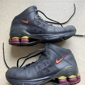 Новые кроссовки Nike Shox, размер 37,5