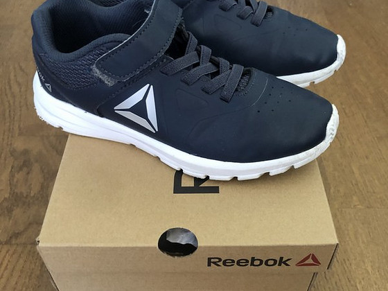 Reebok 33 tossud