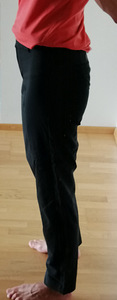 Müügis musta värvi, soliidsed püksid, suurus 36 (4 foto / 8)