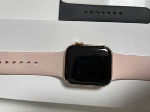 Apple Watch Series 6 40mm (1 foto / 4)