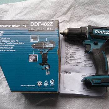 Аккумуляторная дрель Makita 482Z (новая)