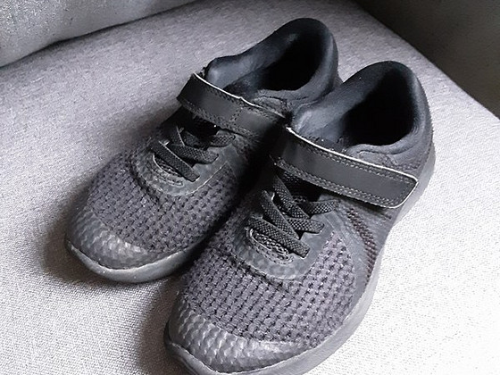 Кроссовки nike размер 28.5 stp17.5
