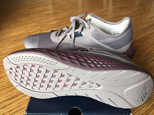 UUED naiste tossud Reebok, suurus 40 (5 foto / 6)