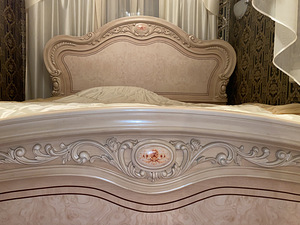 Роскошная кровать (3 фото из 6)