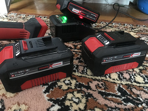 Болгарка аккумуляторная einhell 4 новых аку и зарядка (3 фото из 3)