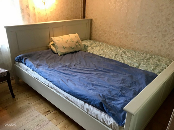 Двуспальная кровать из массива дерева
