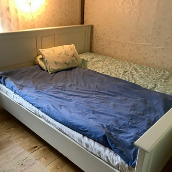Двуспальная кровать из массива дерева