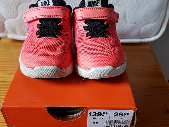 Кроссовки nike s 22