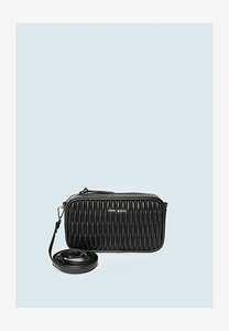 Uus Vöökott, Clutch Pepe Jeans (3 foto / 3)