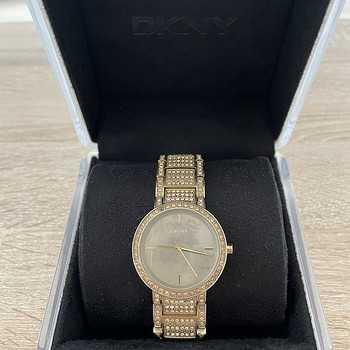 Часы DKNY