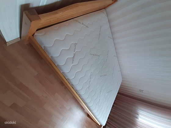 Продать кровать с матрасом