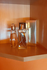 Parfüümvesi Avon "Celebre" ja "Attraction" (1 foto / 1)