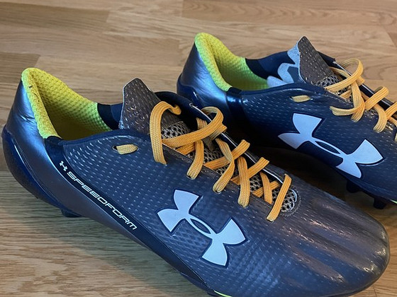 Under Armour football cleats / футбольные бутсы 9.5US