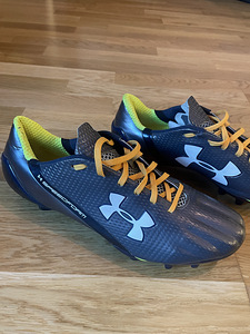 Under Armour jalgpalliputsad 9.5US (1 foto / 5)