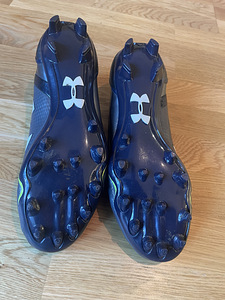 Under Armour jalgpalliputsad 9.5US (2 foto / 5)