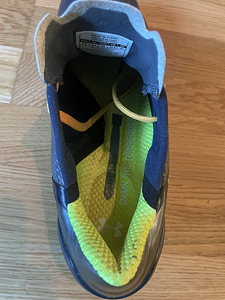 Under Armour jalgpalliputsad 9.5US (4 foto / 5)